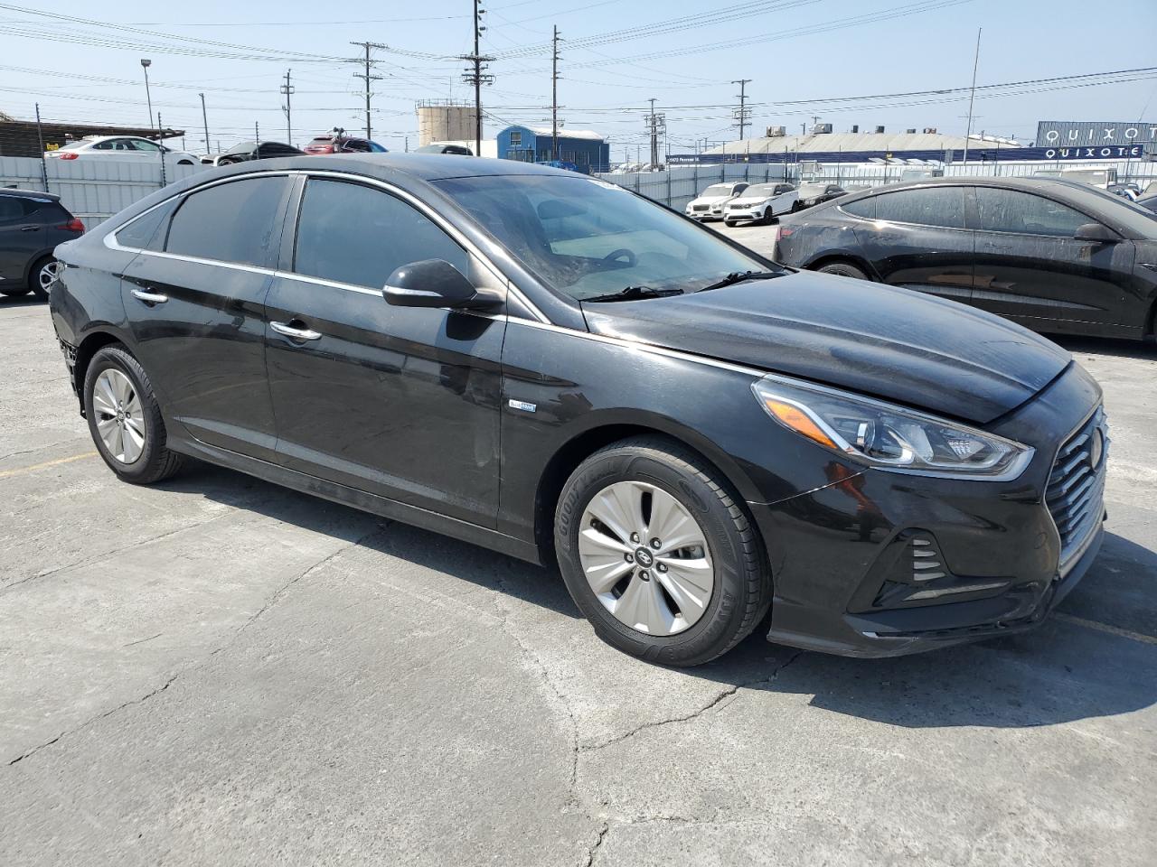 HYUNDAI SONATA 2019 VIN KMHE24L37KA090494 photo 4