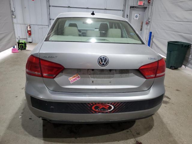 Sedans VOLKSWAGEN PASSAT 2014 Silver