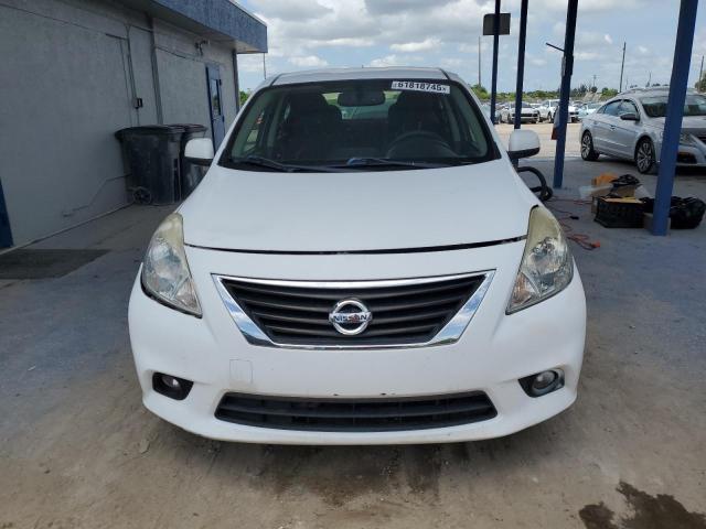 Sedans NISSAN VERSA 2013 Biały