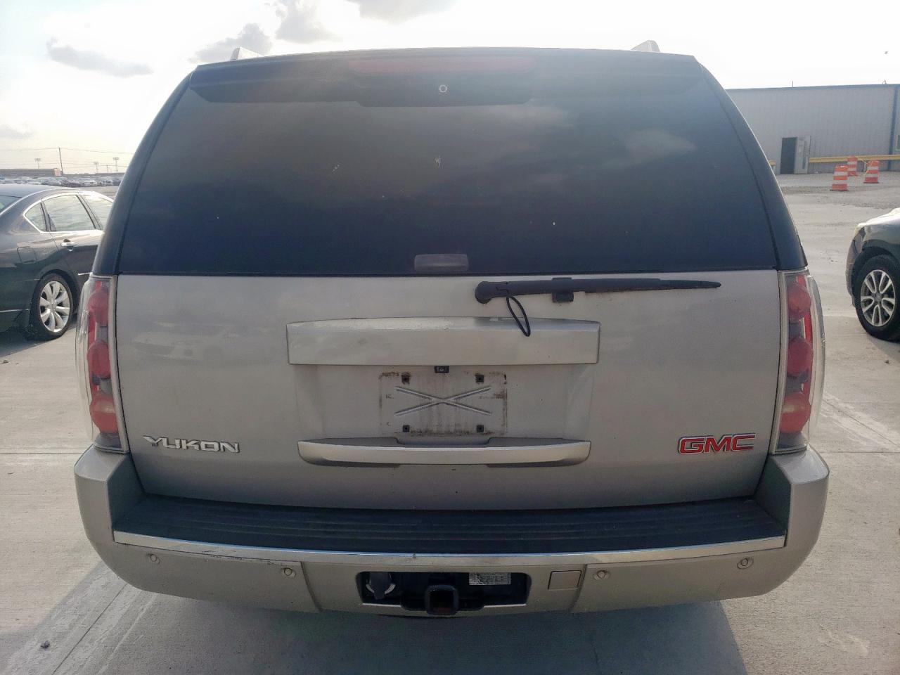 2007 GMC Yukon Denali VIN: 1GKFK63897J176451 Lot: 59984905
