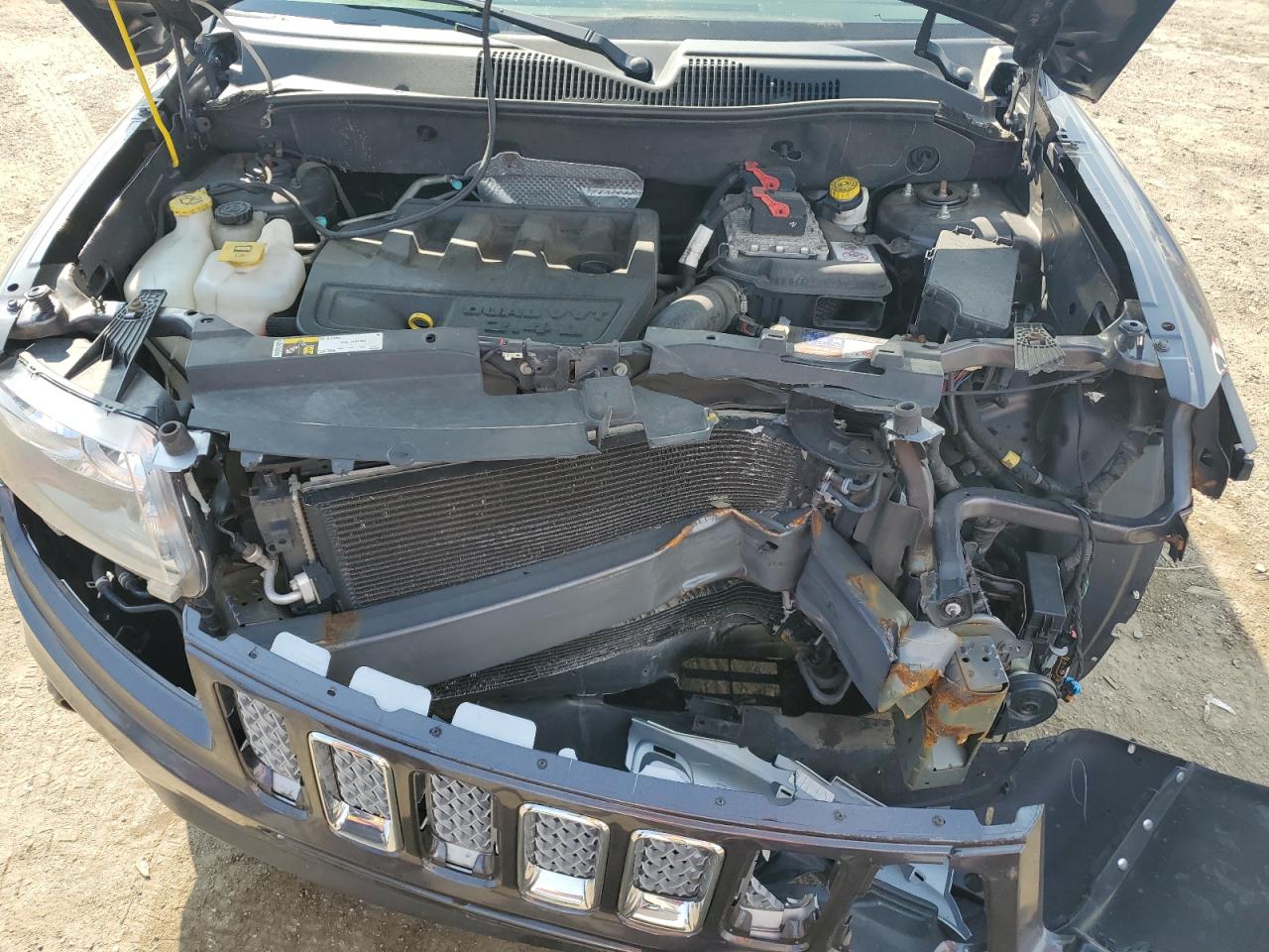 2015 Jeep Compass Latitude VIN: 1C4NJDEB3FD130697 Lot: 92718845