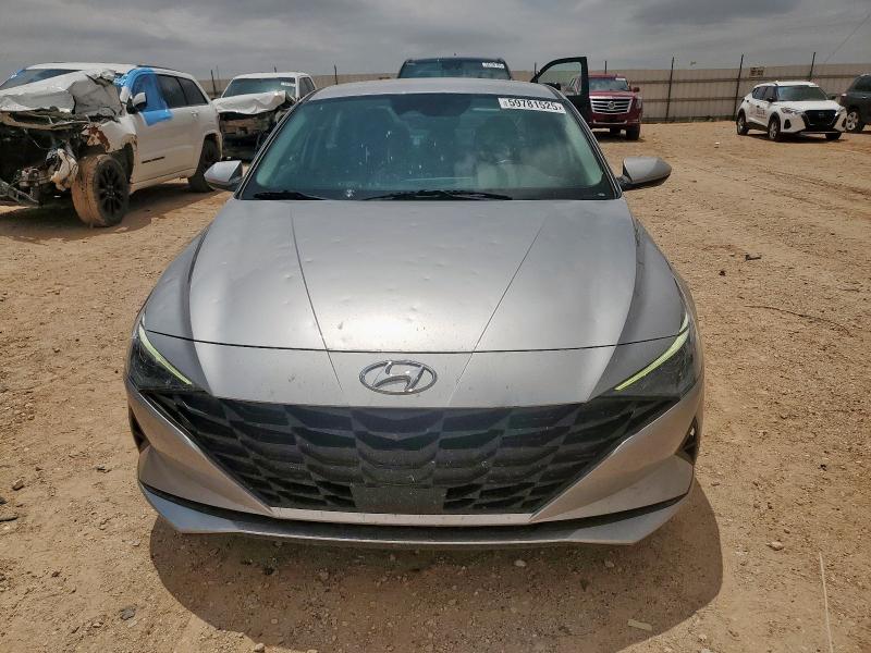  HYUNDAI ELANTRA 2021 Серебристый