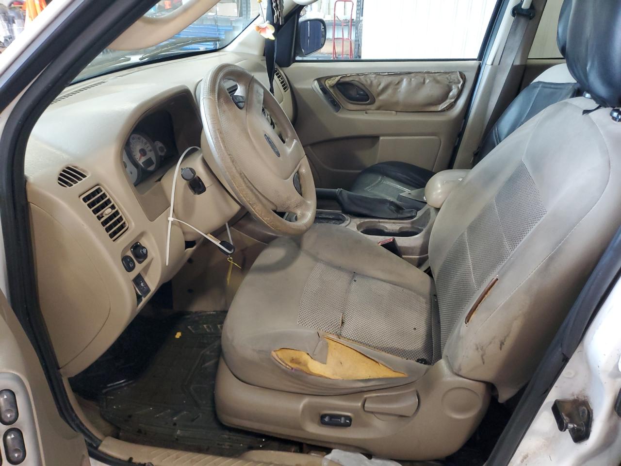 2005 Ford Escape Xlt VIN: 1FMYU03135KD73696 Lot: 60470185