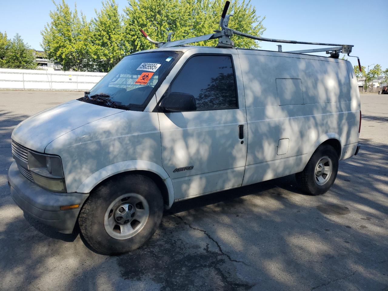 2002 Chevrolet Astro продається в Arlington, WA - Minor Dent/Scratches
