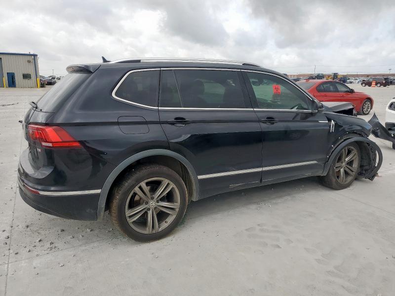  VOLKSWAGEN TIGUAN 2018 Черный