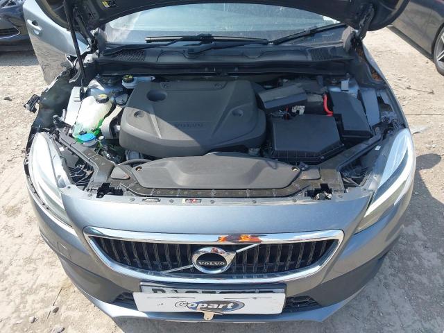 2017 VOLVO V40 CROSS