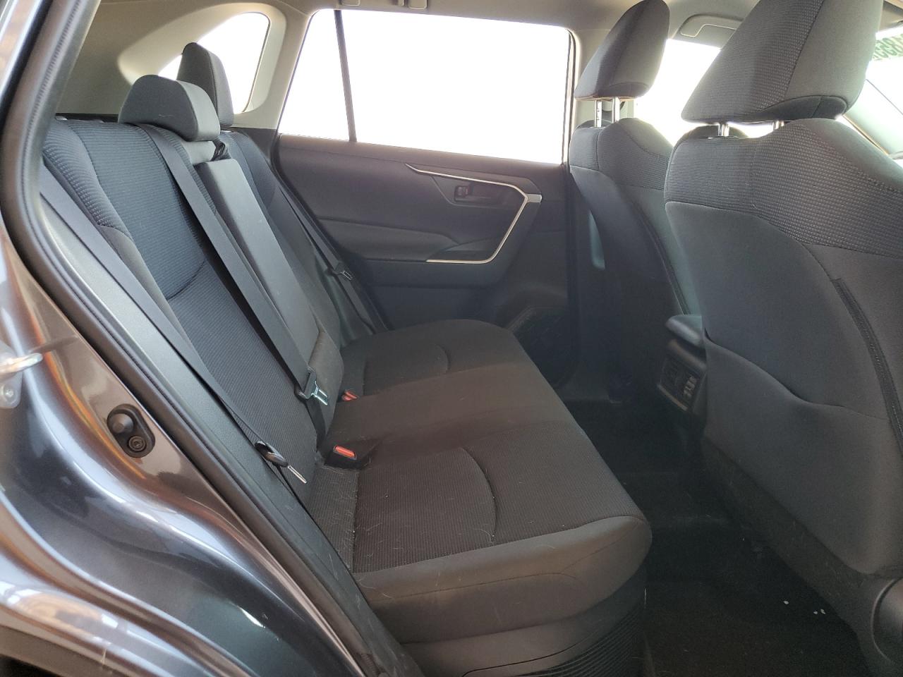 2019 Toyota Rav4 Le VIN: JTMLWRFV9KD042648 Lot: 63061855