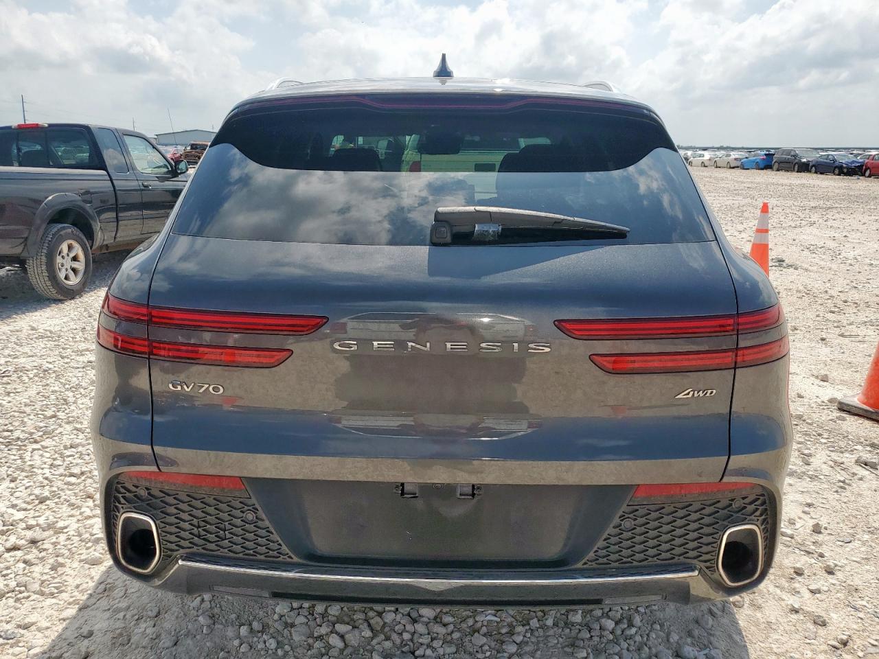 2022 Genesis Gv70 Base VIN: KMUMADTB2NU074262 Lot: 59415305