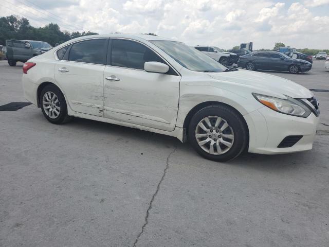 Sedans NISSAN ALTIMA 2016 Biały