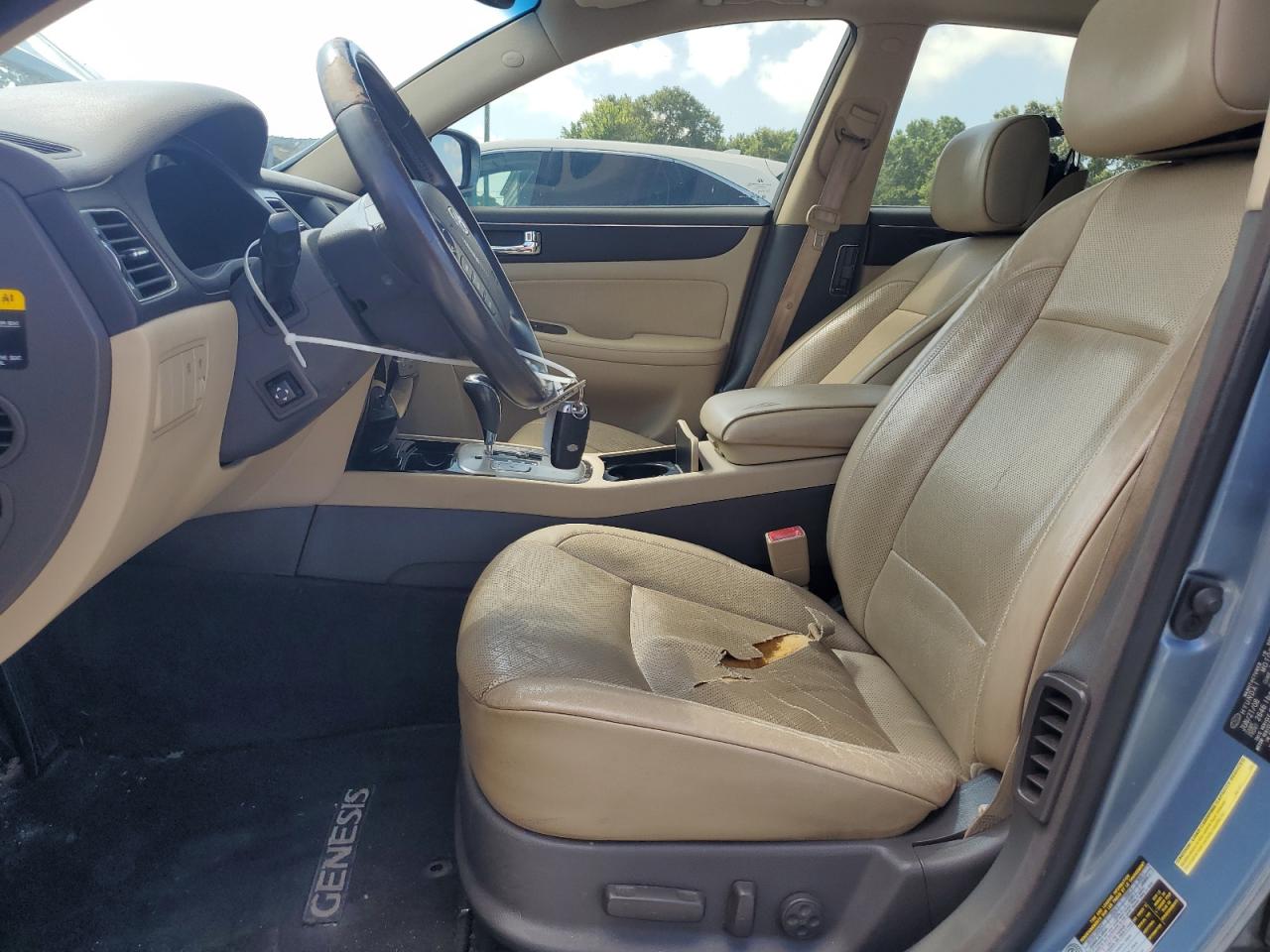 2009 Hyundai Genesis 3.8L VIN: KMHGC46E59U025865 Lot: 62866035