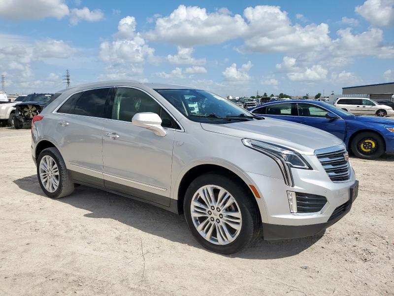  CADILLAC XT5 2019 Srebrny