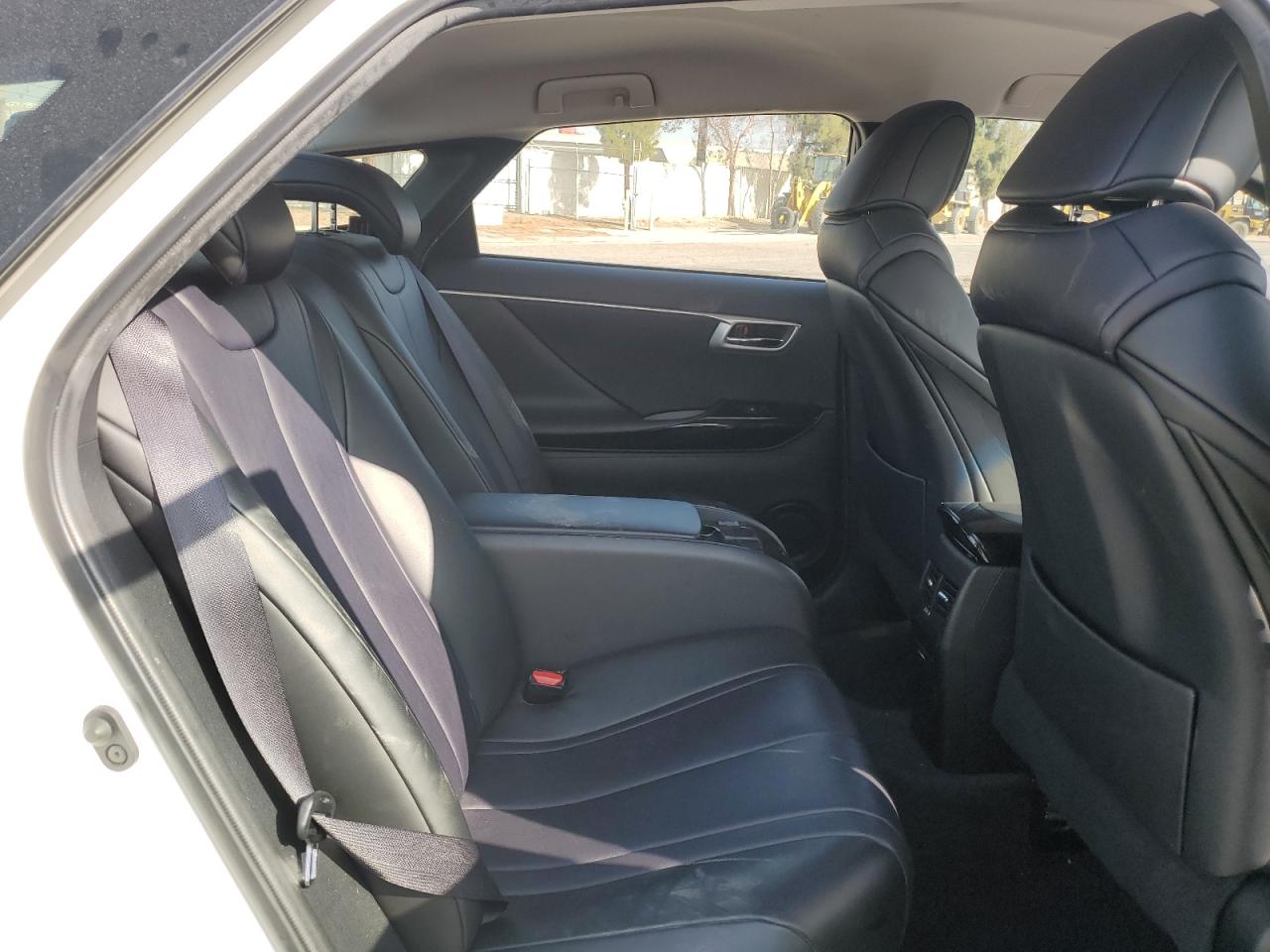 2018 Toyota Mirai VIN: JTDBVRBD2JA005355 Lot: 62415085