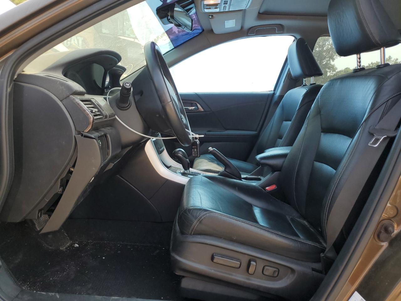 2017 Honda Accord Hybrid Exl VIN: JHMCR6F56HC013112 Lot: 50990405