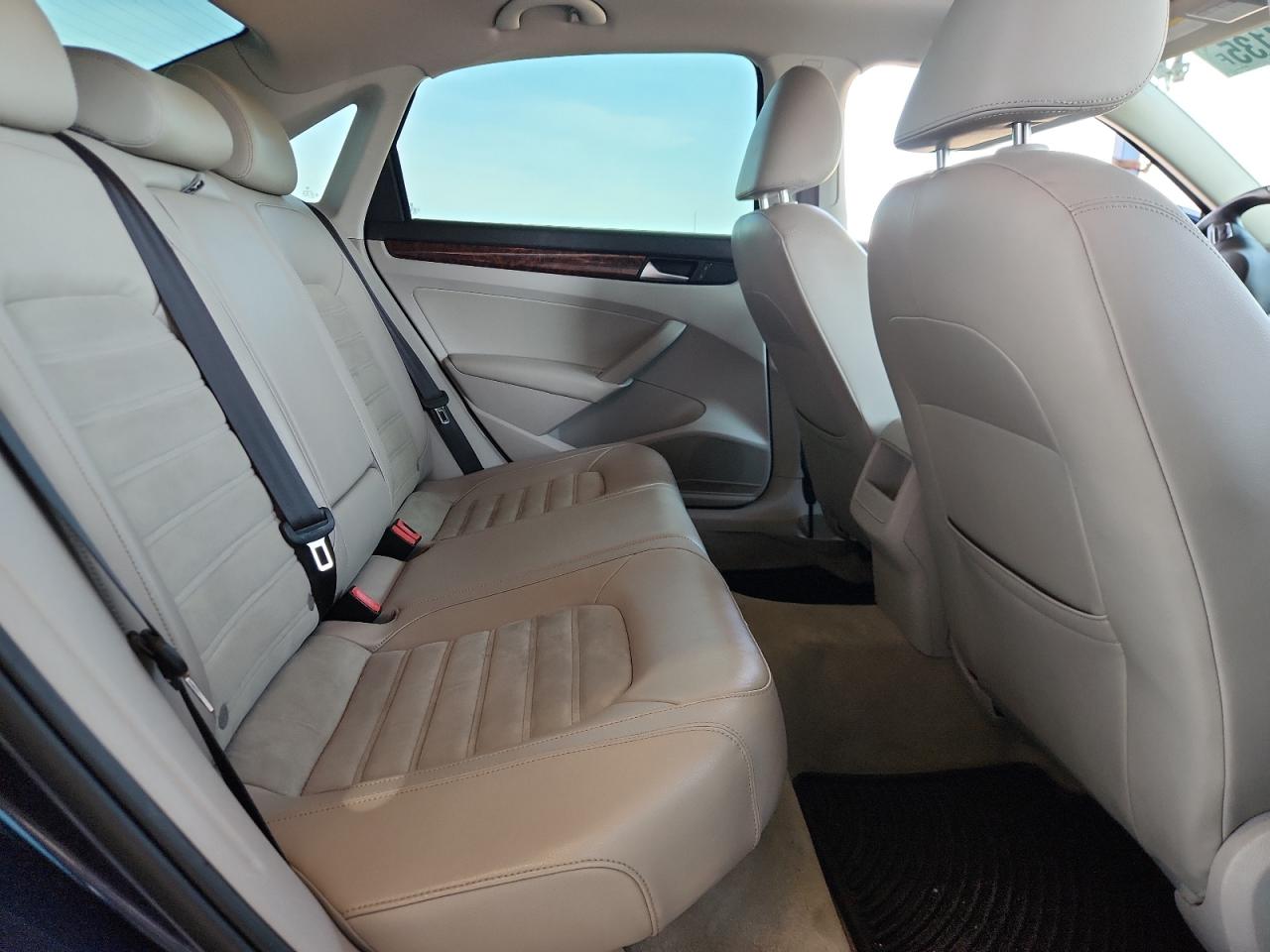 2012 Volkswagen Passat Sel VIN: 1VWCN7A30CC048372 Lot: 60564135