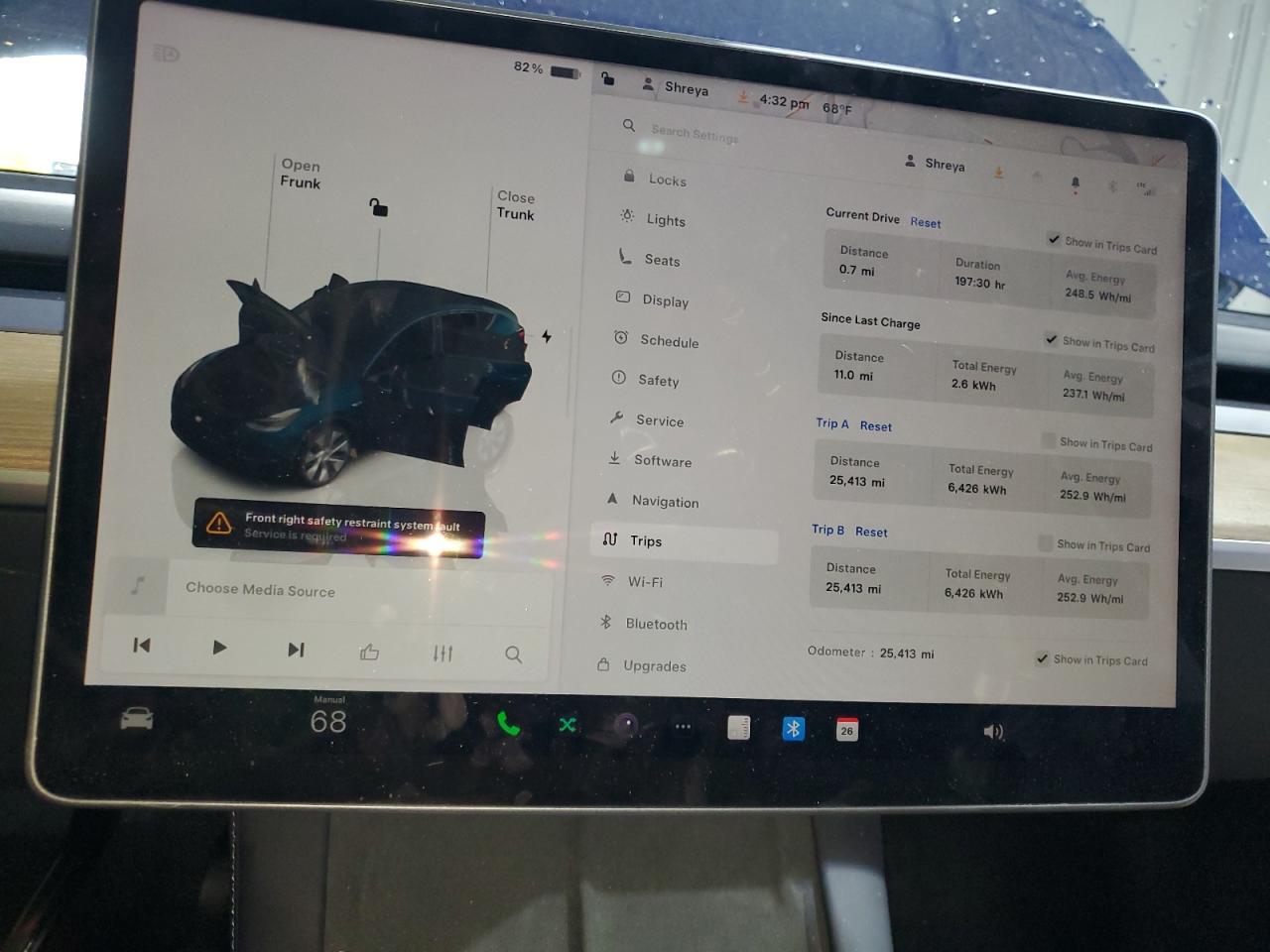 2022 Tesla Model Y VIN: 7SAYGDEE1NA017666 Lot: 62576105
