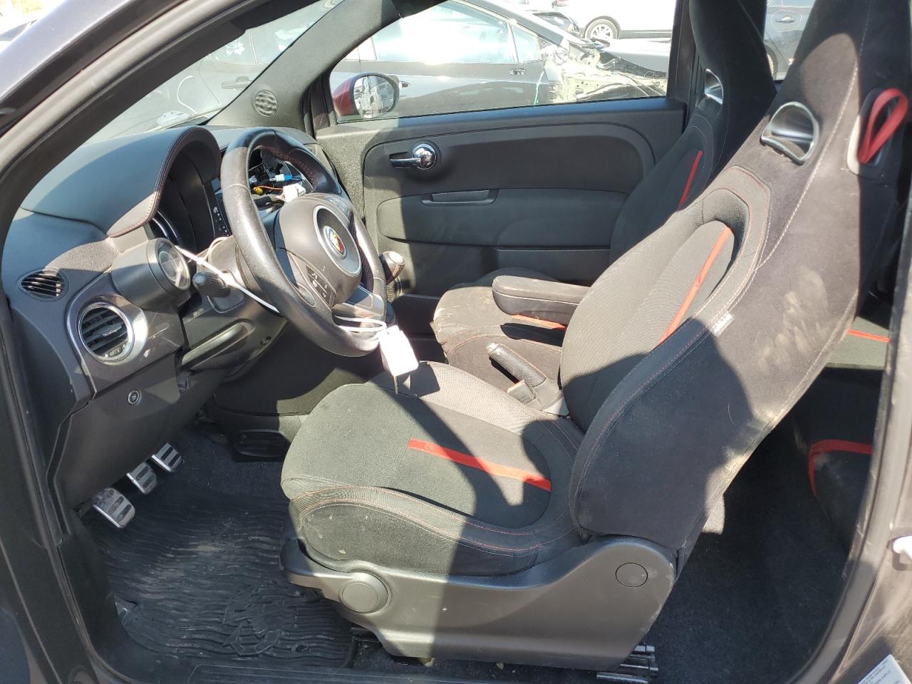 2015 Fiat 500 Abarth VIN: 3C3CFFFH8FT689961 Lot: 61400335