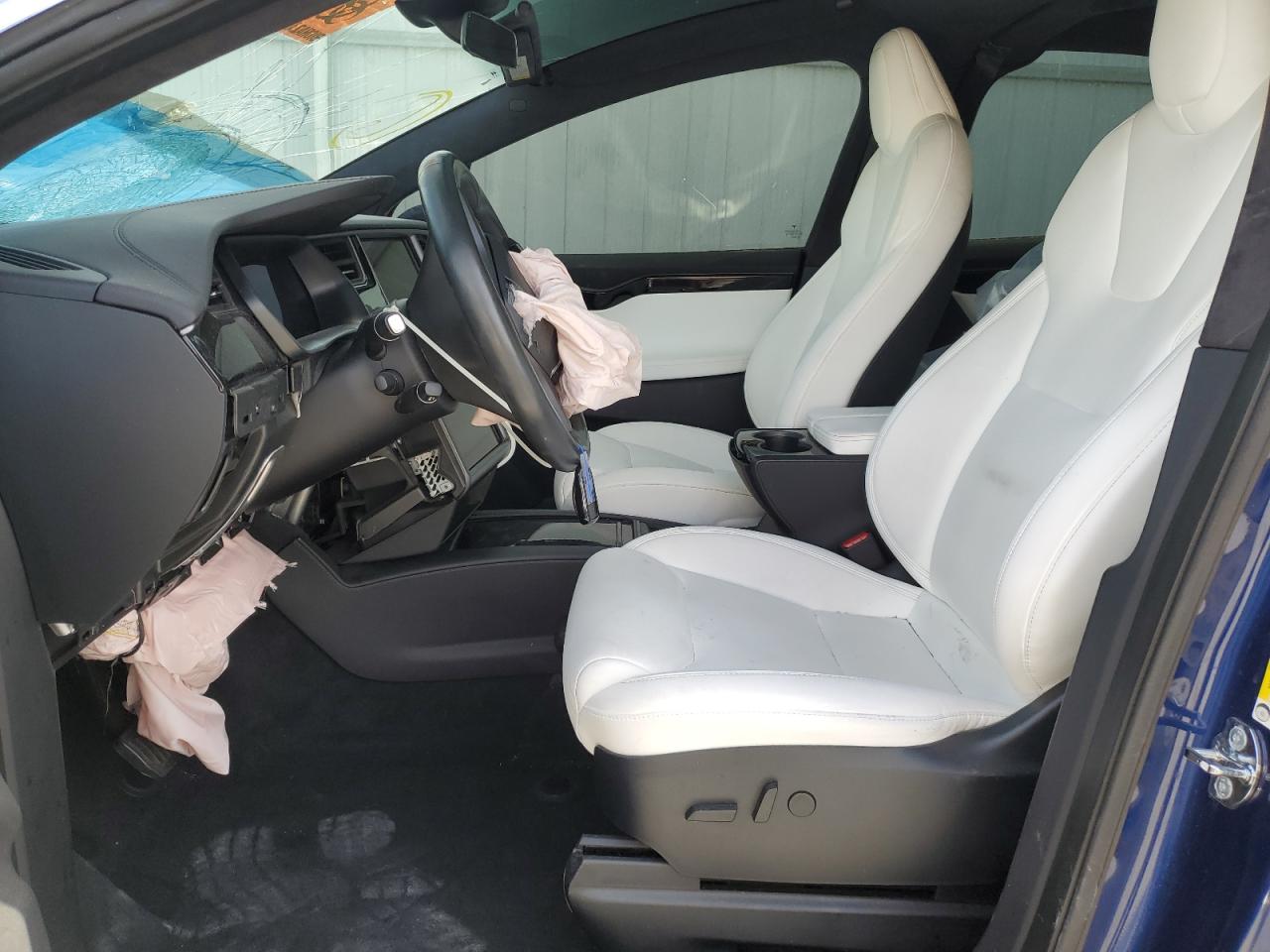 2020 Tesla Model X VIN: 5YJXCDE2XLF285853 Lot: 62228695