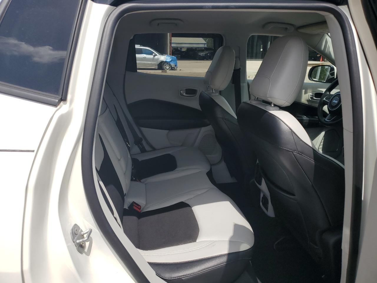 2018 Jeep Compass Latitude VIN: 3C4NJCBB3JT145069 Lot: 61859665