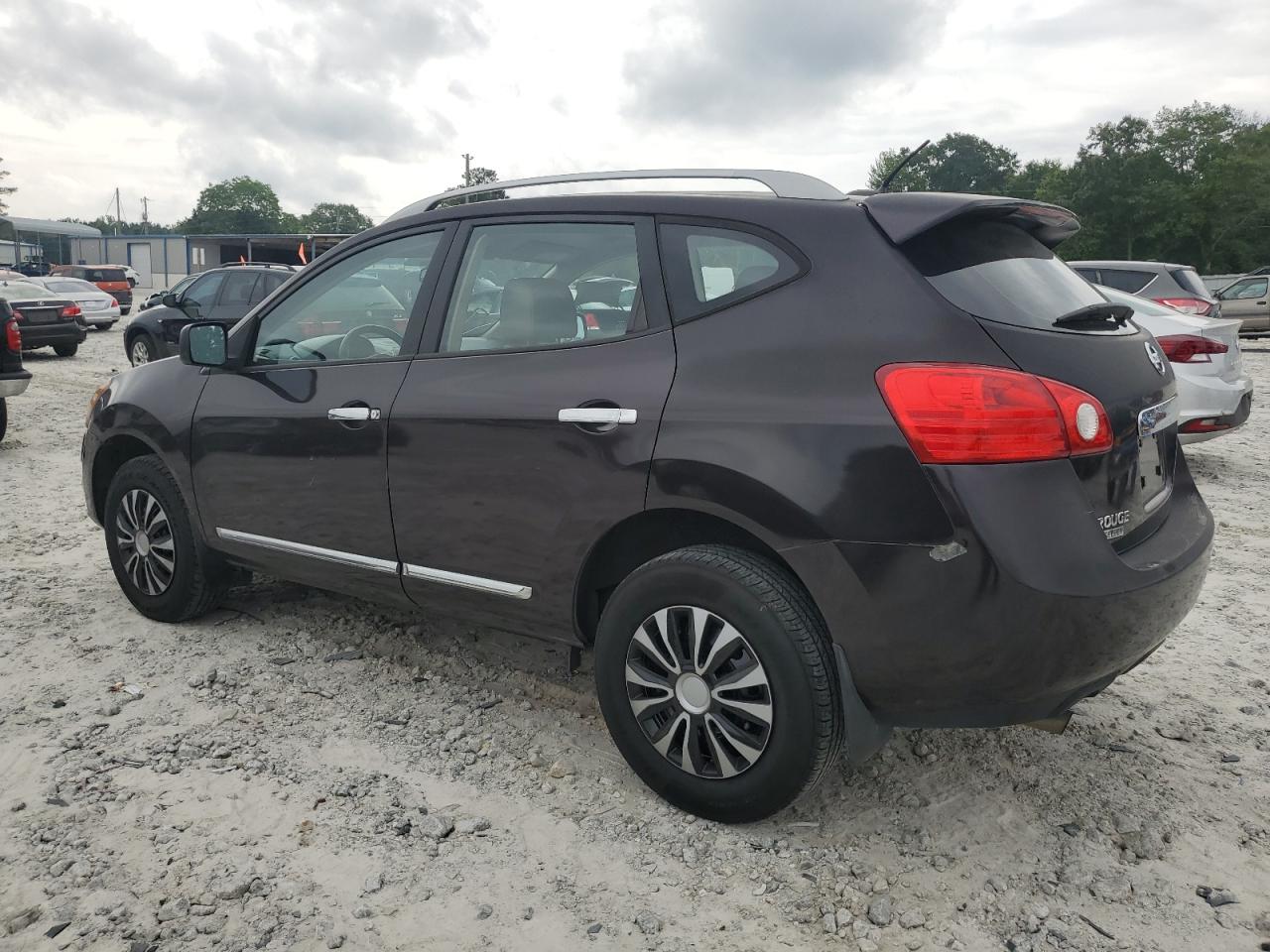 2014 Nissan Rogue - Image 2