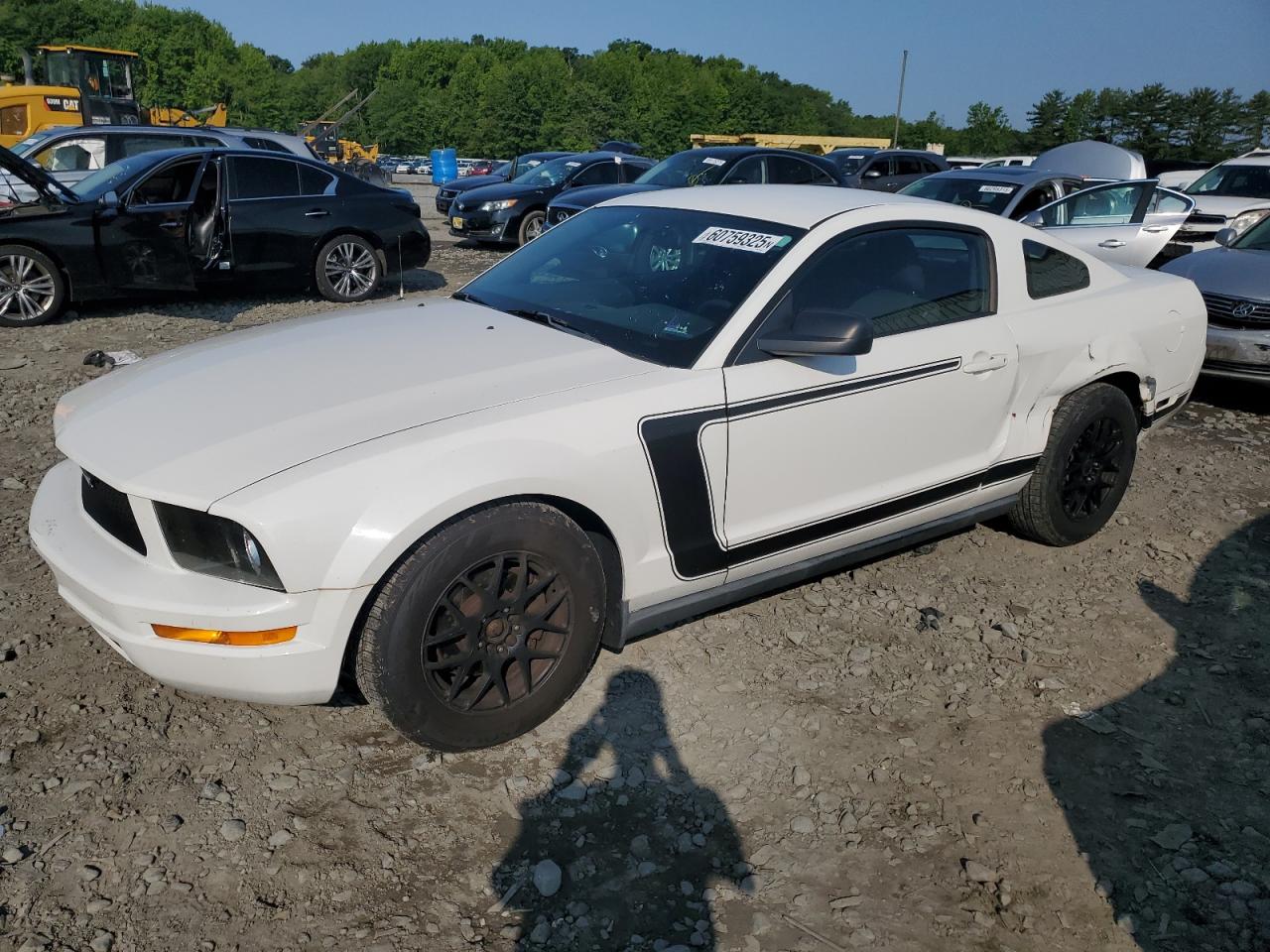 2007 Ford Mustang zu verkaufen in Windsor, NJ - Side