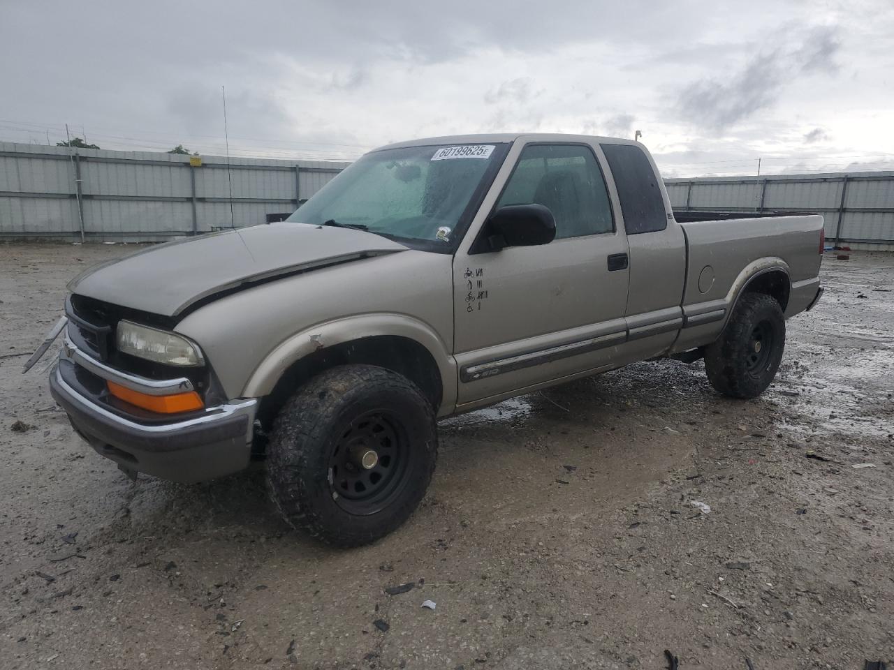 2000 Chevrolet S Truck S10 de vânzare în Walton, KY - Front End