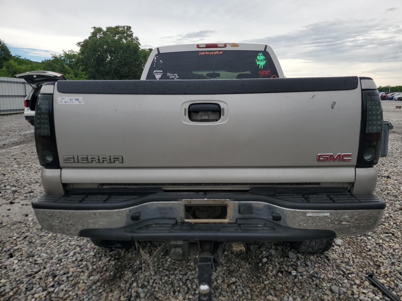 2005 GMC Sierra K2500 Heavy Duty VIN: 1GTHK23255F803039 Lot: 59152375
