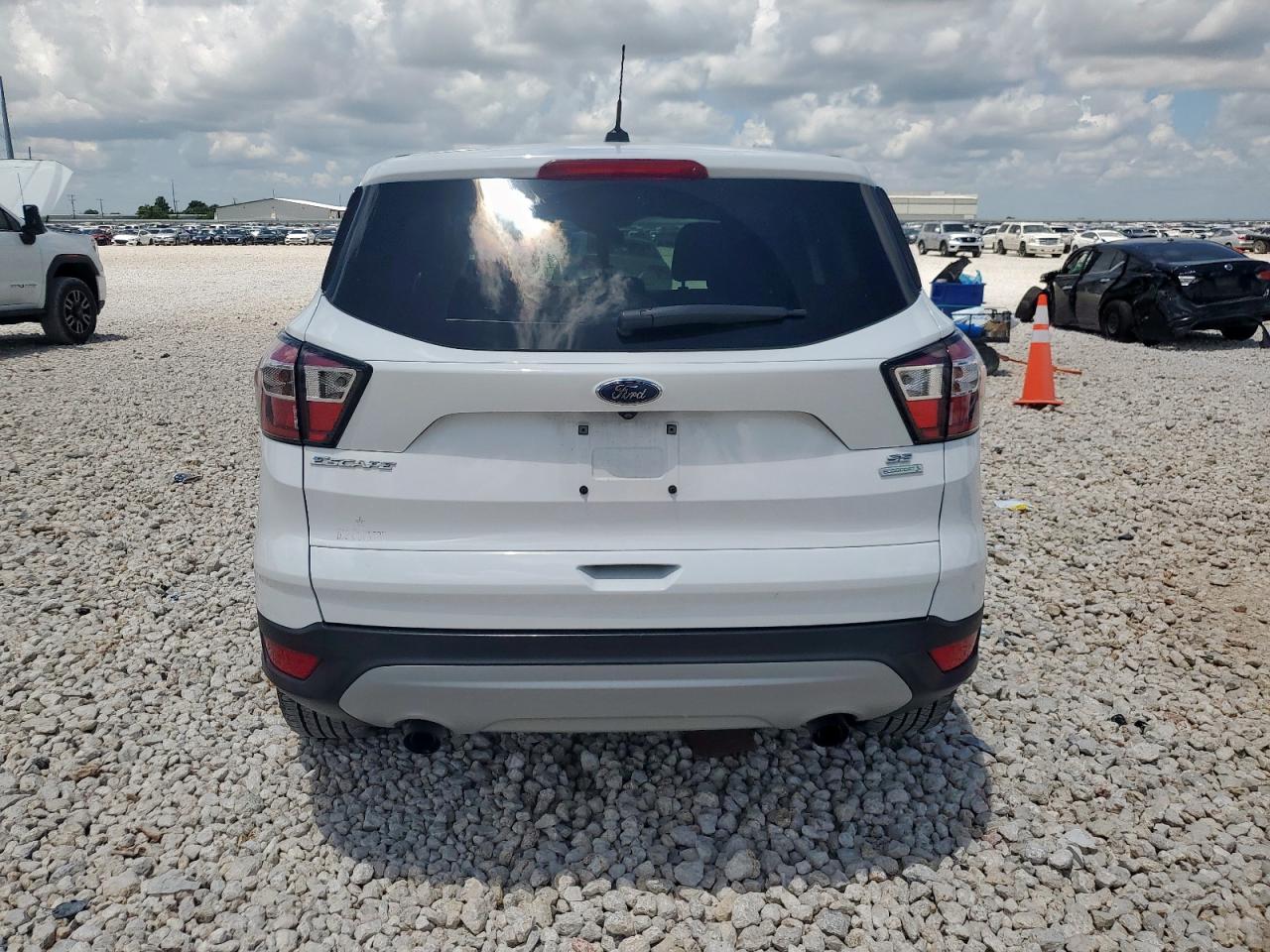 FORD ESCAPE 2017 VIN 1FMCU0GD7HUC48479 zdjęcie 6