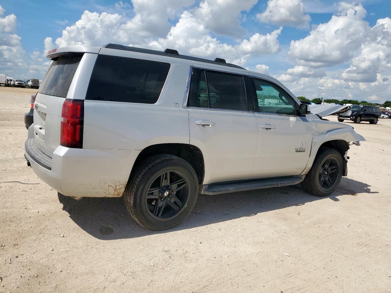 CHEVROLET TAHOE 2016 VIN 1GNSCBKC6GR249418 фото 3