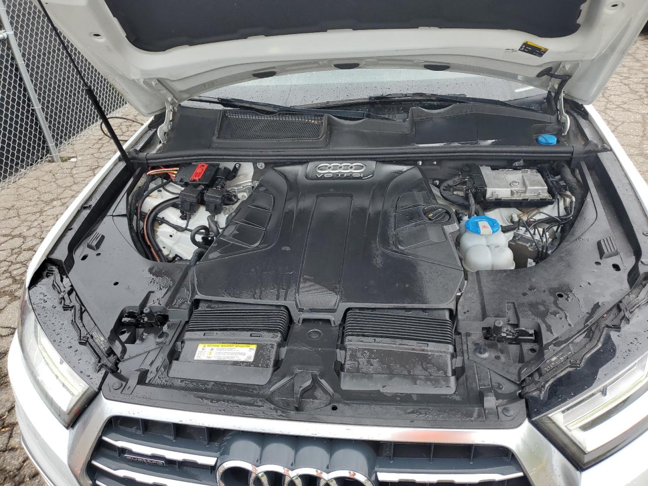 2017 Audi Q7 Premium Plus VIN: WA1LAAF73HD018687 Lot: 62917895