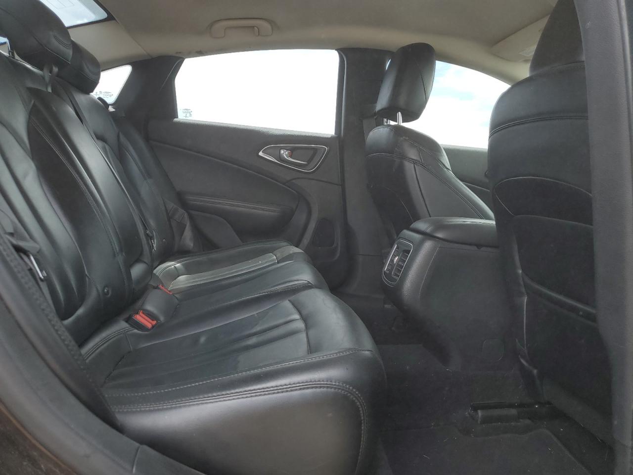 2015 Chrysler 200 C VIN: 1C3CCCCG0FN524327 Lot: 61791305