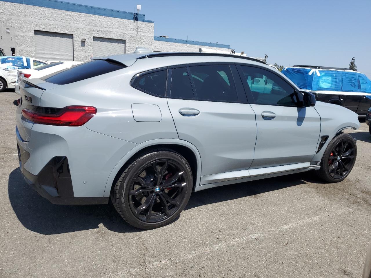 BMW X4 M 2022 VIN 5YM23EC06N9J63111 фото 3