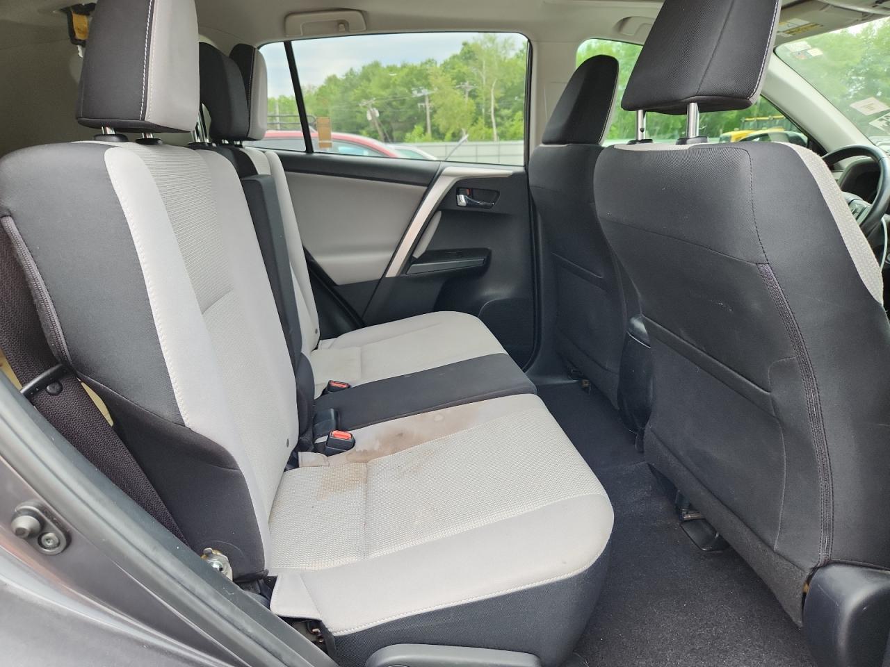 2017 Toyota Rav4 Xle VIN: JTMWFREV7HJ703621 Lot: 62109065