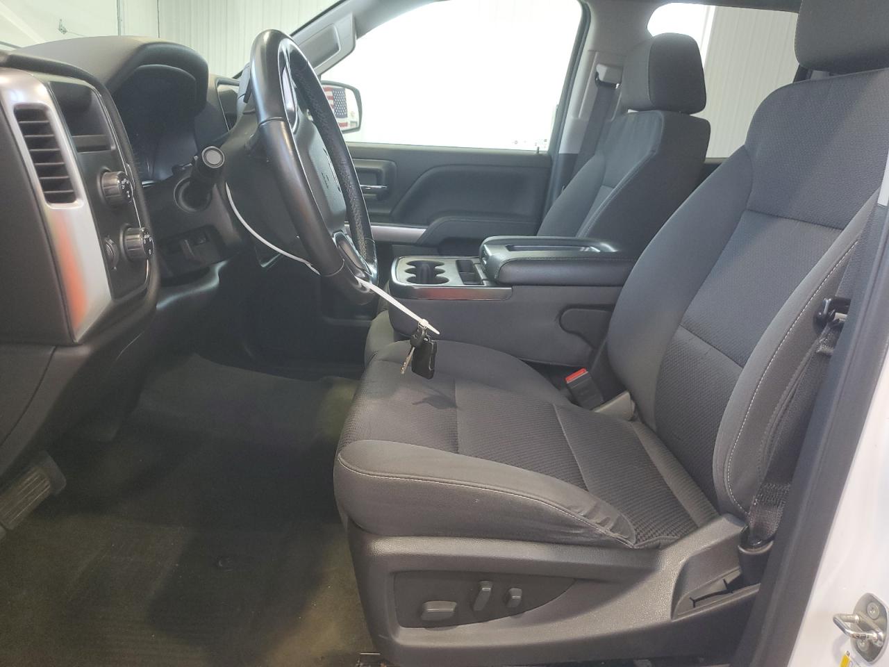2018 Chevrolet Silverado K1500 Lt VIN: 1GCVKREH2JZ219431 Lot: 61997895