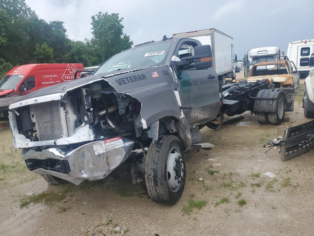 2023 Chevrolet Silverado Medium Duty for Sale in Kansas City, KS - All Over