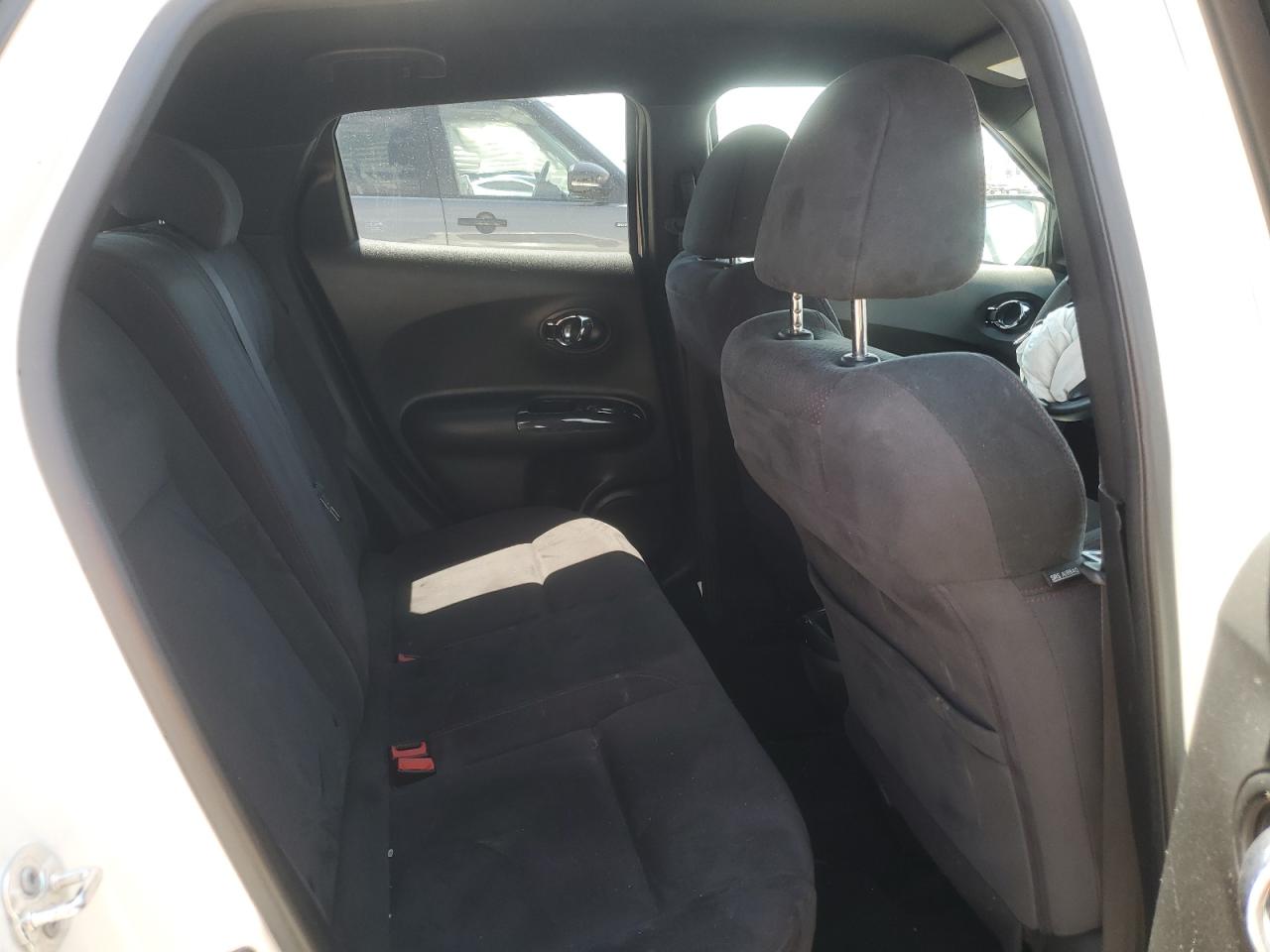 2016 Nissan Juke S VIN: JN8AF5MR4GT610330 Lot: 61270385