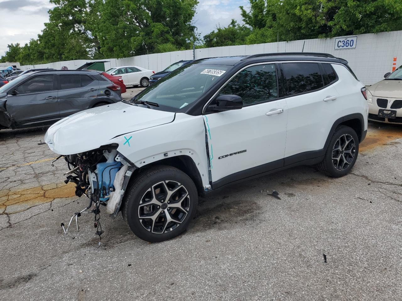 2025 Jeep Compass Limited for Sale in Bridgeton, MO - Front End