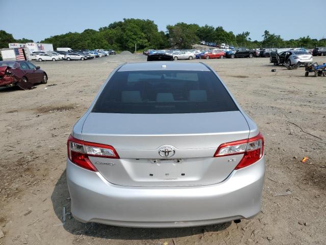  TOYOTA CAMRY 2014 Серебристый