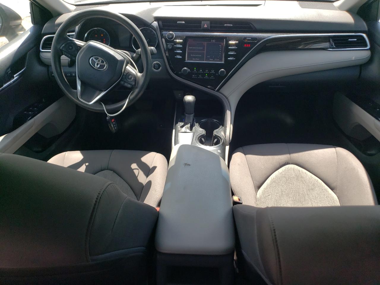 2018 Toyota Camry L VIN: 4T1B11HK7JU666814 Lot: 62413575