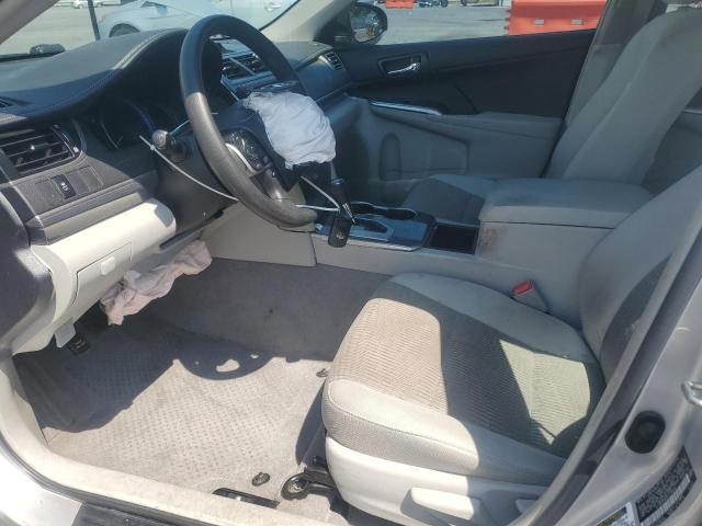 Sedans TOYOTA CAMRY 2014 Srebrny