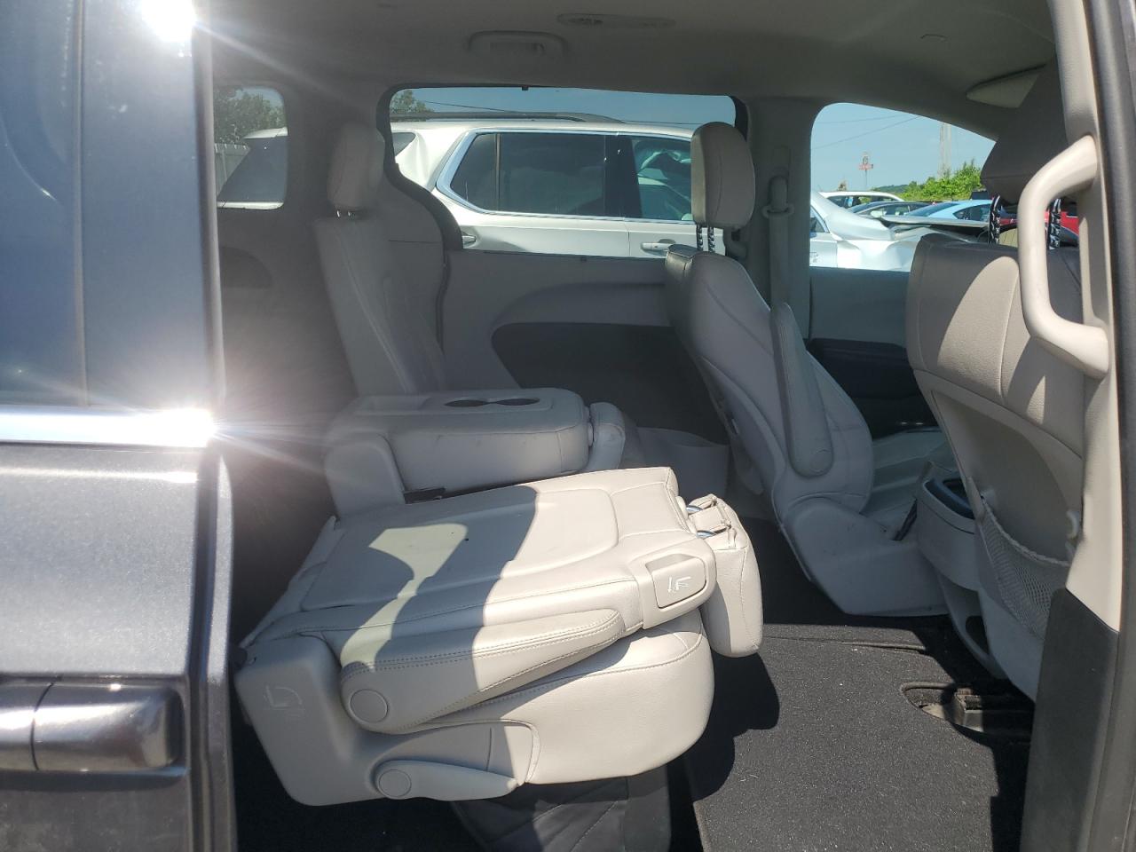2017 Chrysler Pacifica Touring L VIN: 2C4RC1BG6HR670698 Lot: 62550185