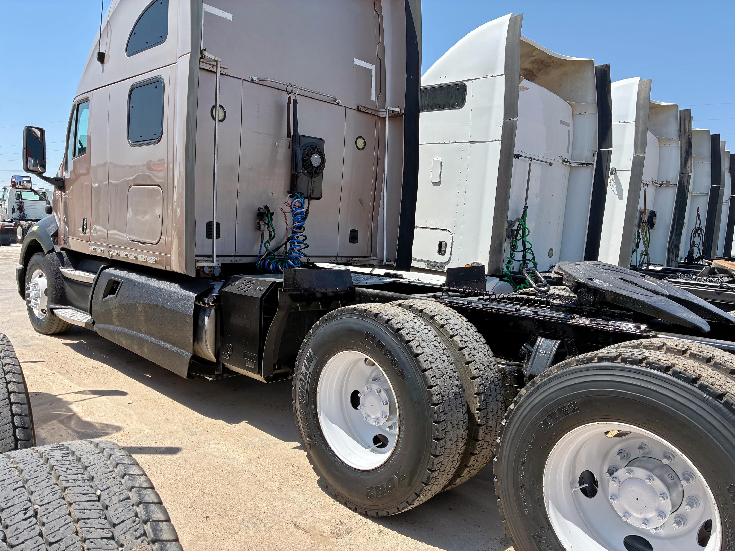 2012 KENWORTH CONSTRUCTION T700  