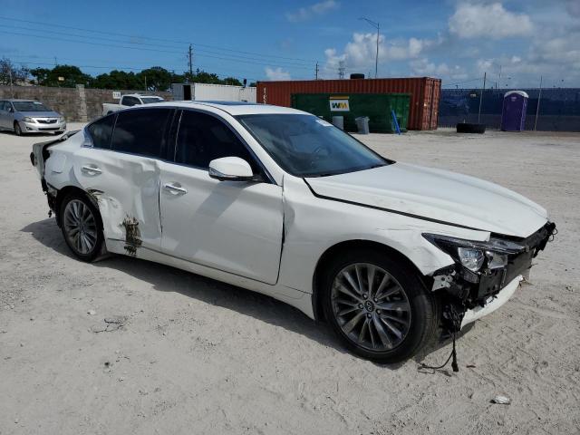 INFINITI Q50 2021 Biały