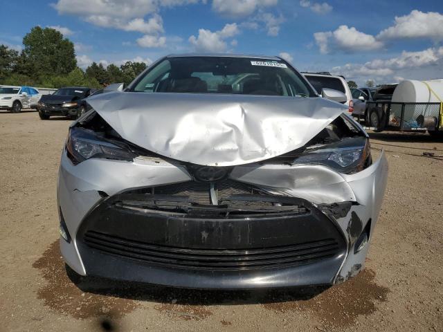  TOYOTA COROLLA 2017 Srebrny