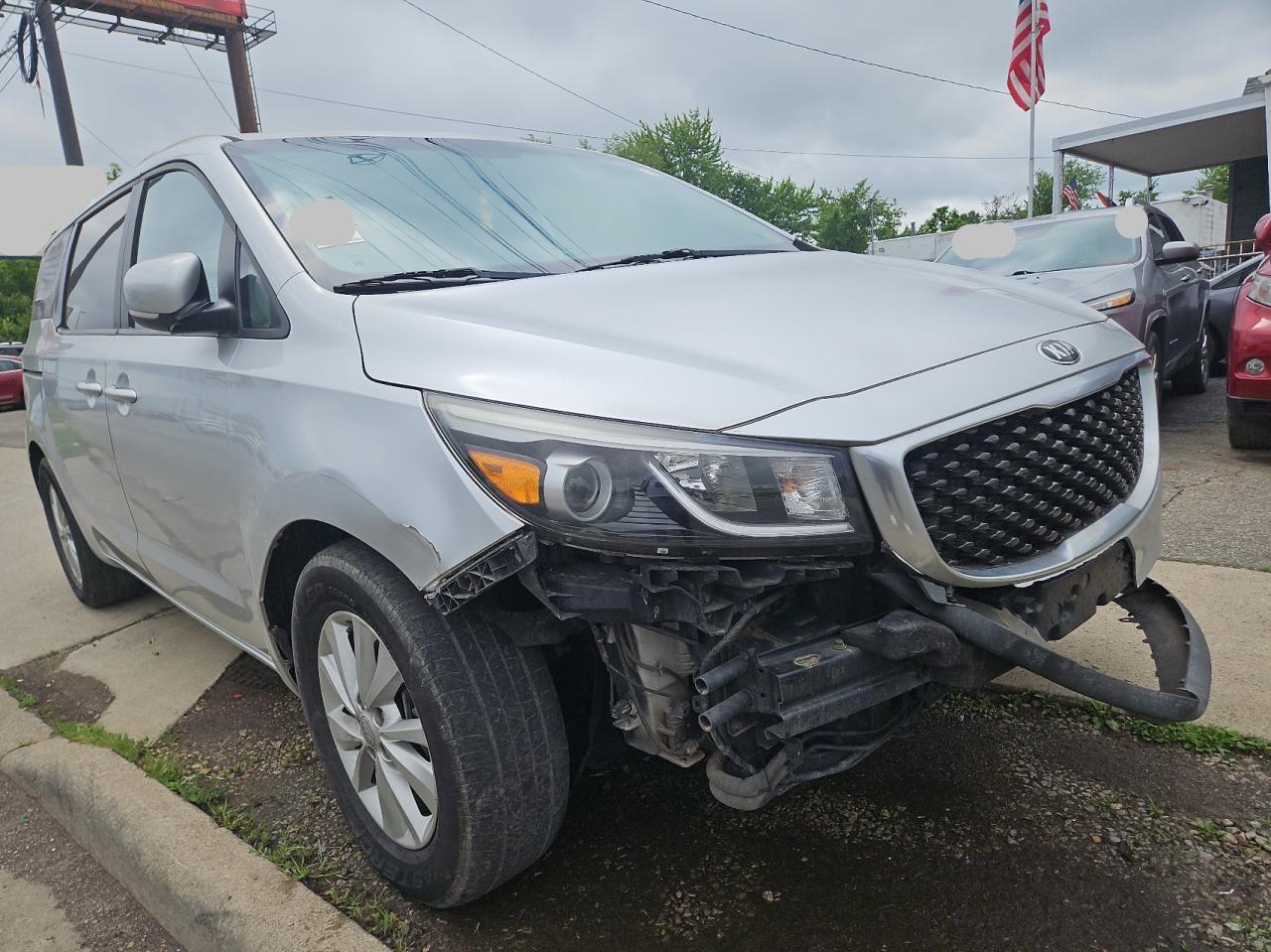 2016 Kia Sedona Lx for Sale in Columbus, OH - Normal Wear