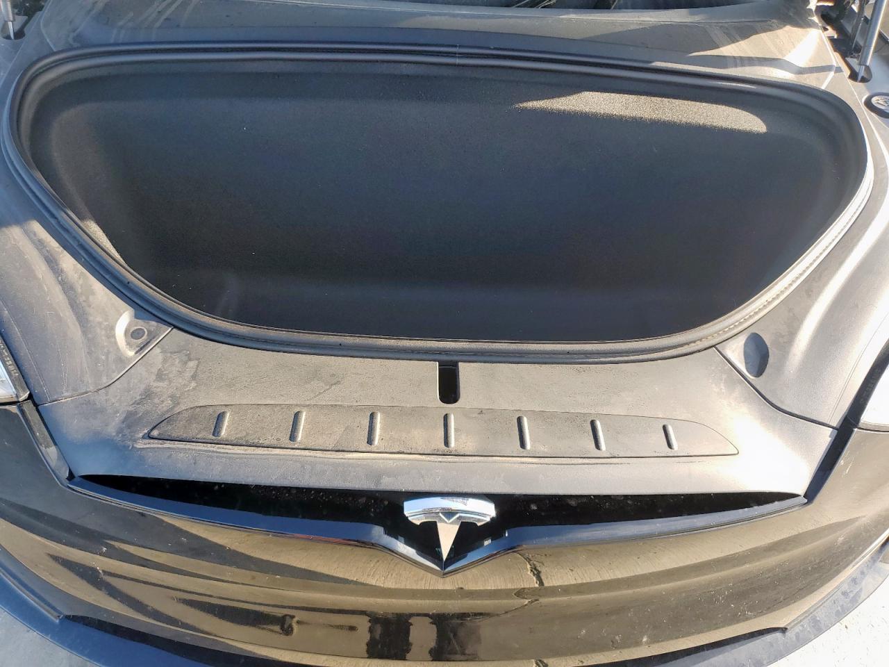 2023 Tesla Model X VIN: 7SAXCBE60PF411282 Lot: 61056975