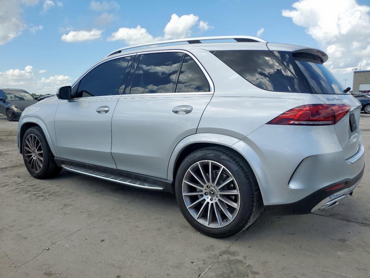 MERCEDES-BENZ GLE-CLASS 2020 VIN 4JGFB4JE2LA200832 photo 2
