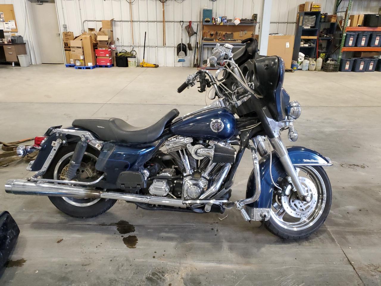 2004 Harley-Davidson Flhtcui იყიდება Avon-ში, MN - Side
