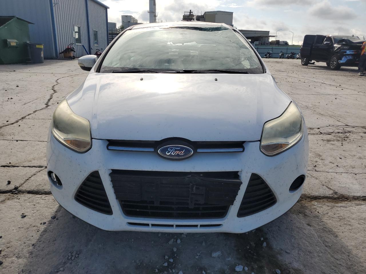 FORD FOCUS 2014 VIN 1FADP3F26EL278453 photo 5