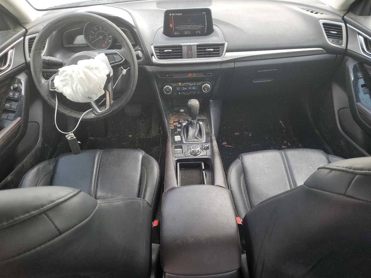 2018 Mazda 3 Touring VIN: 3MZBN1V38JM213132 Lot: 62499565