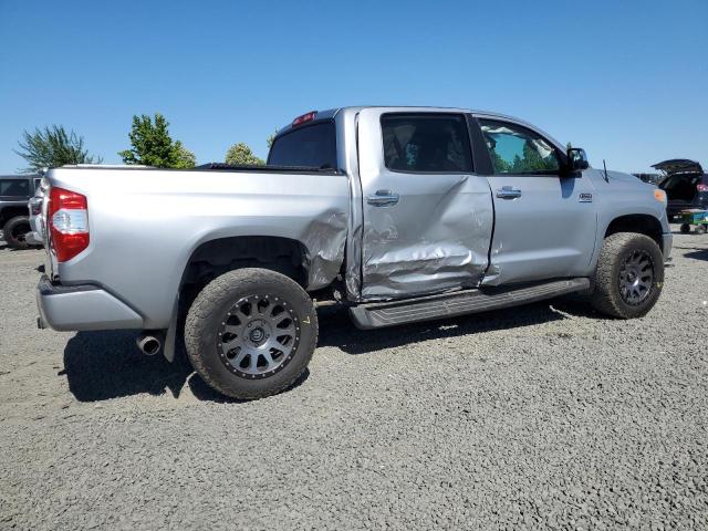  TOYOTA TUNDRA 2017 Srebrny